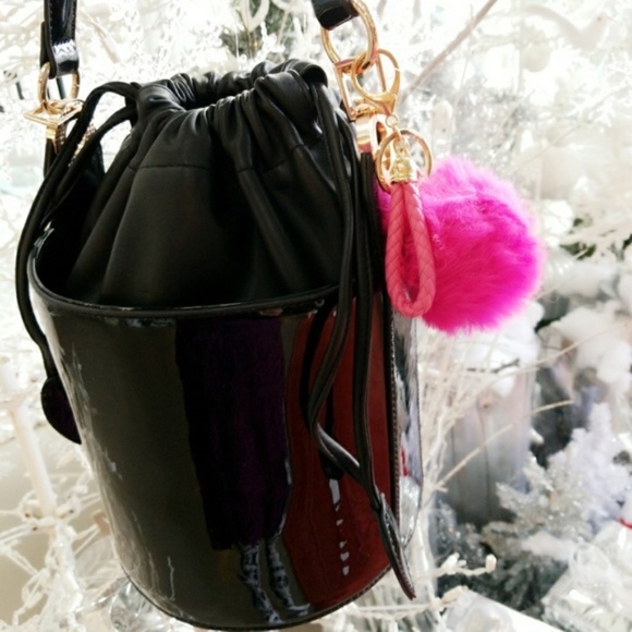 FAUX FUR POM POM KEYCHAIN - Picture 2 of 4